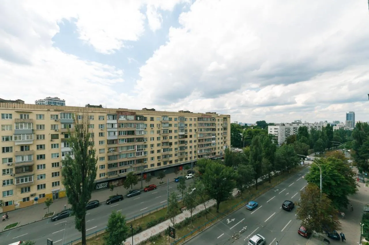 Bulvar Lesi Ukrainki 15A Lägenhet Kiev